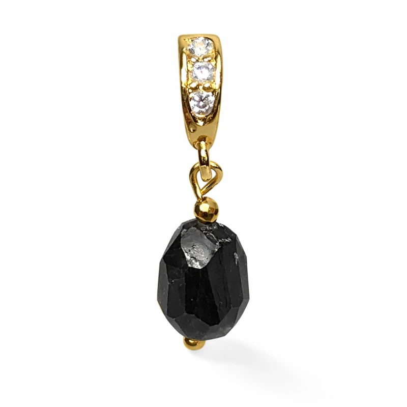 Zawieszka Intencji NOiR · Ścieżki z czarnym turmalinem Charms z naturalnym czarnym turmalinem do kolekcji NOiR Zawieszka NOiR – ochrona, granice, stabilność Biżuteria intencjonalna NOiR – charms mindfulness