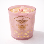 Świeca rytualna LOVE – COMPASSION – HARMONY  Manifestation Collective – Pink Amber Poppy z kwarcem różowym